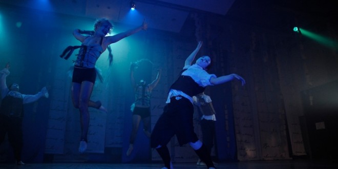 Flight from The Tempest, Zen Zen Zo Physical Theatre. (c) S. Woods 2009