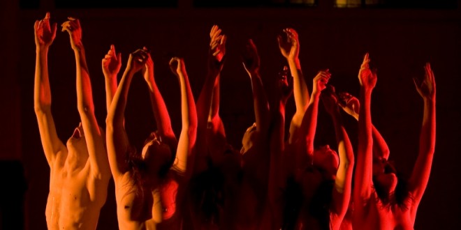 Terror from Zeitgeist Zen Zen Zo Physical Theatre (c) Morgan Roberts 2009